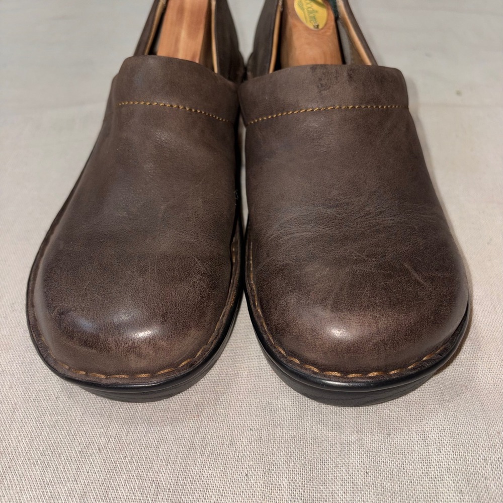 Born Brown‎ Leather Clogs Mules Womens Slip Comfort Shoes Low Wedge Round Toe 10 - Picture 2 of 10